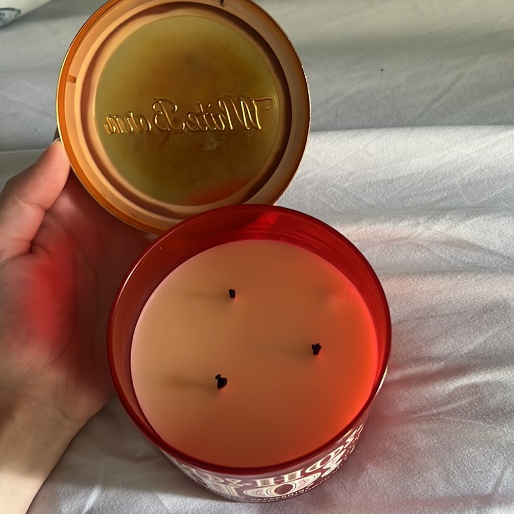 Bath and Body Works Candle! - Picture 2 of 4